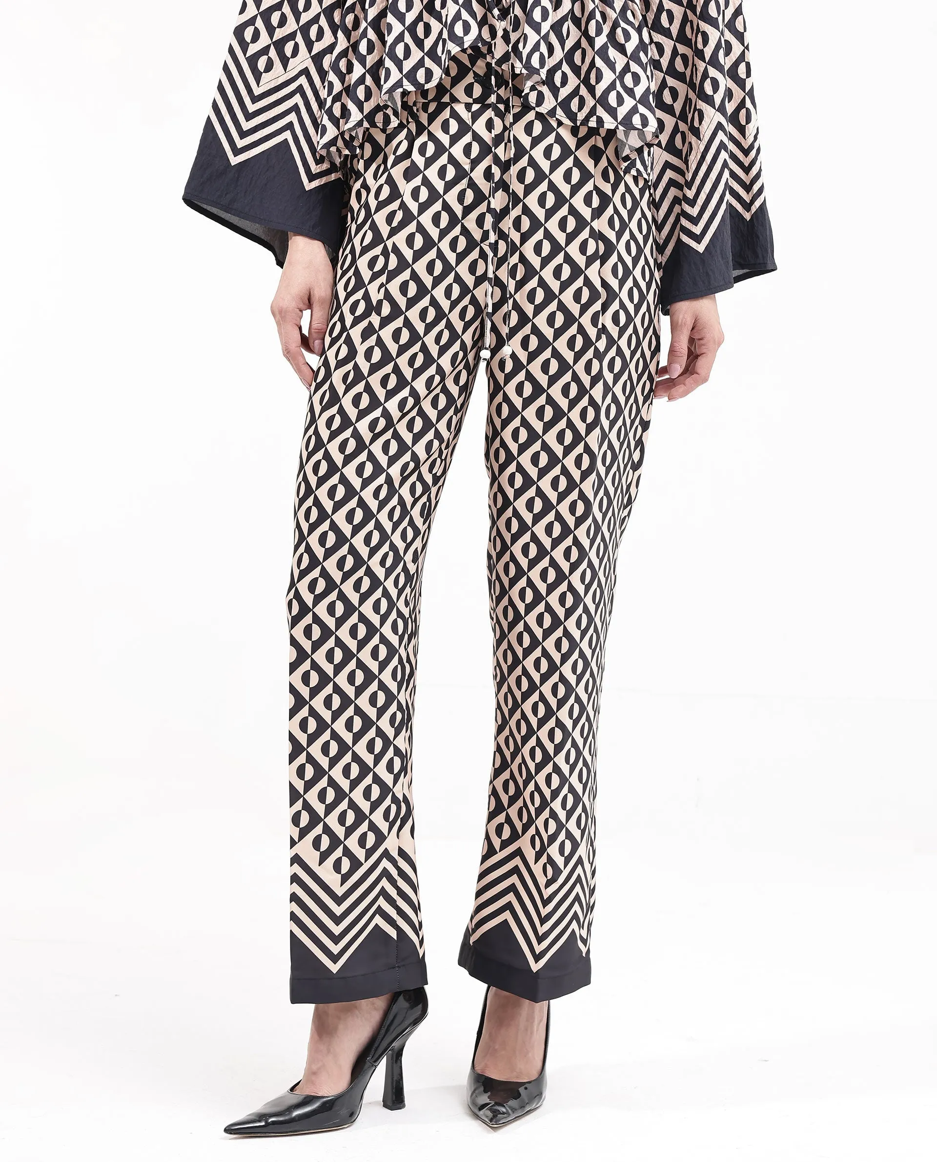 Rareism Women Urapan Black Straight Fit Geometric Print Ankle Length Trouser