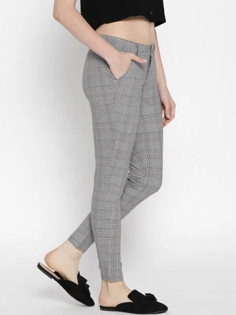 Women checked Cropped Trousers